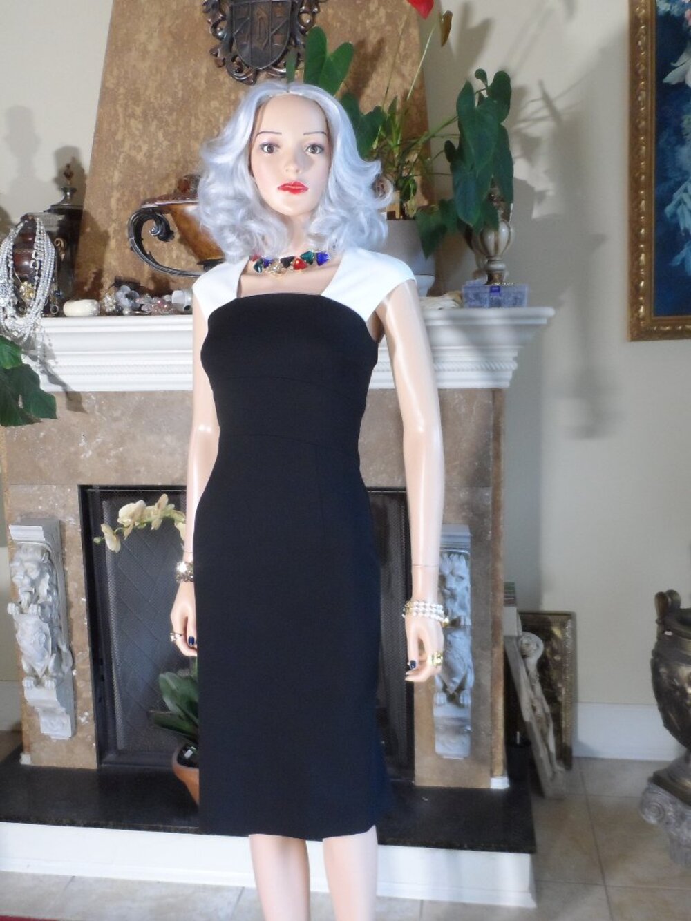 New Escada Black & White Colorblock Sheath Dress Size FR 34 / US 4